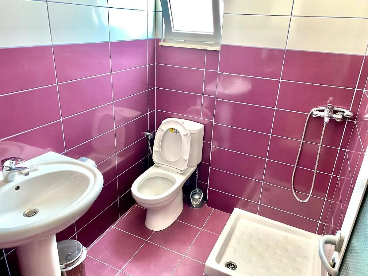 Vila Llaka Himare Hotel