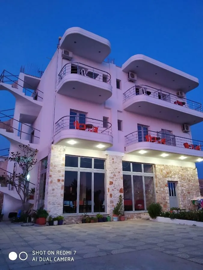 Vila Llaka Himare Hotel